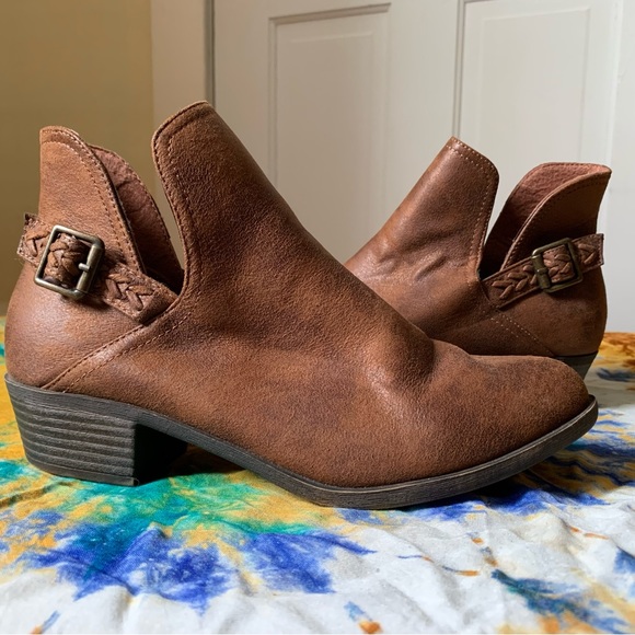 JUST FAB faux suede leather brown ankle boots - Picture 1 of 10